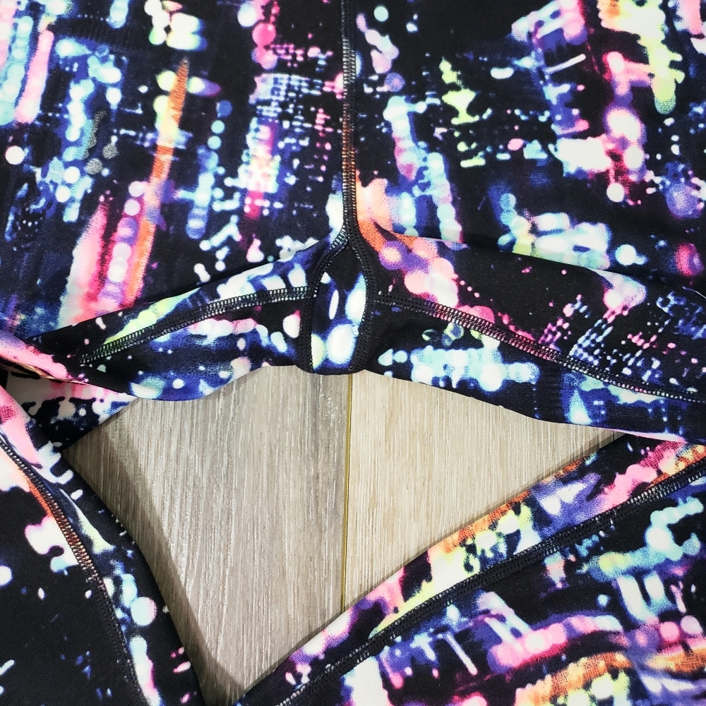 Calvin Klein Performance Quick Dry Legging Capri Black Multi Graphic - Picture 7 of 7